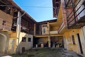 Casa indipendente in Cavaglio d'Agogna