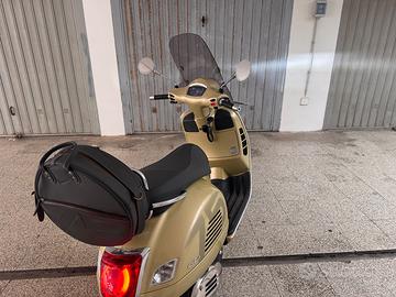 Piaggio Vespa 300 GTS - 2023