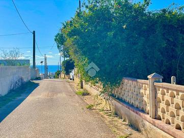 CASA SEMINDIPENDENTE A SALVE