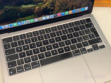 MacBook Air M3 8Gb/2TB