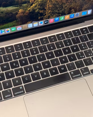 MacBook Air M3 8Gb/2TB