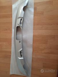 Volvo XC40 anno 2024. Piatto protezione posteriore