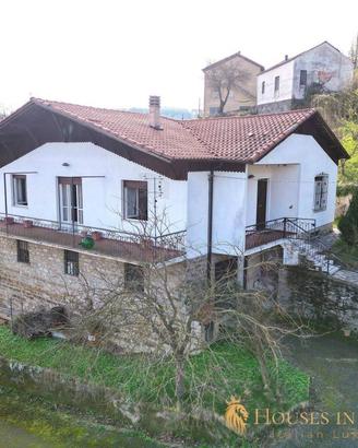 Villa di 210 m² con più di 5 locali e box auto dop