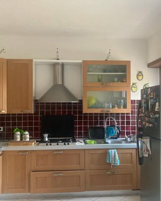 Cucina completa di elettrodomestici