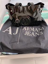 Borsa vernice outlet nera armani jeans