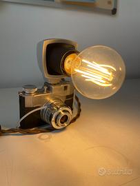 Lampada Macchina Fotografica Vintage Comet 5