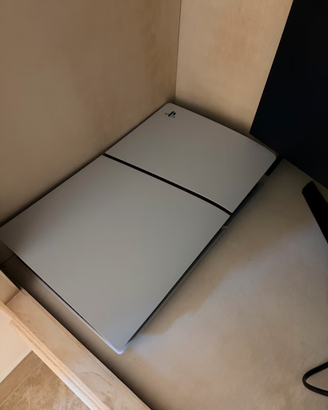 PS5 SLIM PERFETTA COME NUOVA E MONITOR GRATIS!