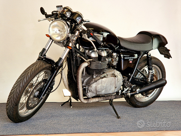 Triumph Thruxton 900 ace cafe