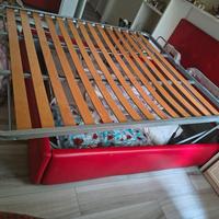 Letto matrimoniale a contenitore in pelle rossa