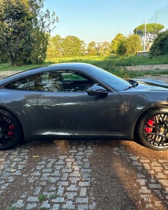 Porsche Carrera 4 GTS