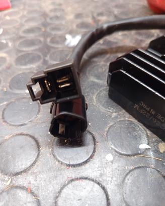 regolatore di tensione per v strom 650