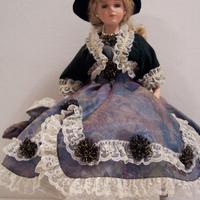 Bambola da collezione verde