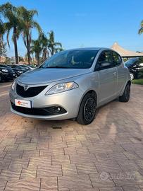 Lancia Ypsilon 1.0 FireFly 5 porte S&S Hybrid Ecoc