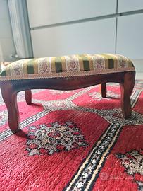 Poggiapiedi vintage dalle linee classiche