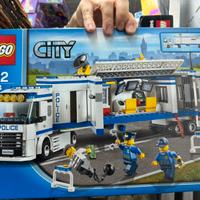 LEGO City 60044 Unità Mobile di Polizia – completo