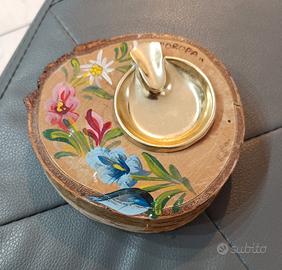 Posacenere souvenir di Oropa in legno  decorato