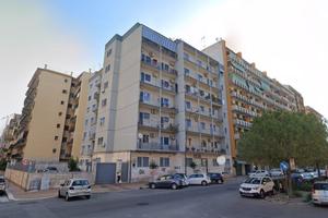 Via Dante c/o Viale M. Grecia 4 vani + acc