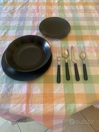 Servizio piatti  e posate