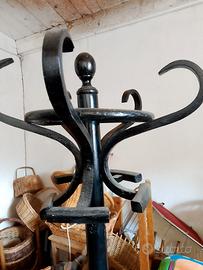 attaccapanni a stelo antico