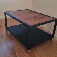 Porta TV industrial-style con ruote