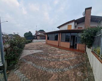 Bella villa a m. 50 dal mare