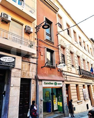 Palazzo d'epoca commerciale Via Manno