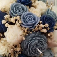 Vaso ceramica con fiori di cera