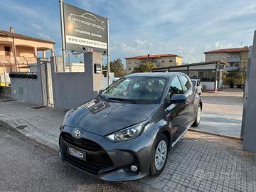 TOYOTA YARIS HYBRID - 30000 KM