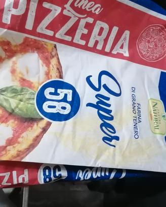 pizza romana sottile stesura al mattarello 