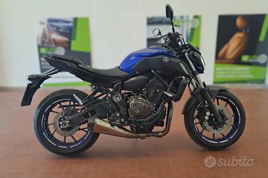 YAMAHA MT-07 .