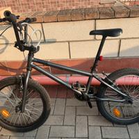Bici BMX ragazzino