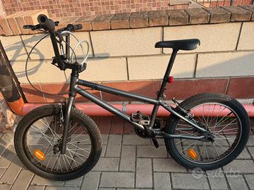 Bici BMX ragazzino
