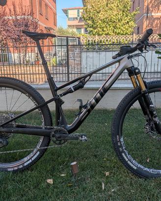 BMC Fourstroke M Fox 34 custom completa