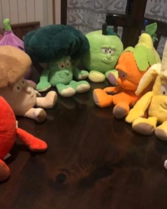 Collezione 11 pupazzi frutta e verdura nuovi