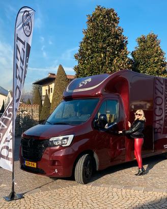 Van 2 cavalli modello sports sodiak-renault master