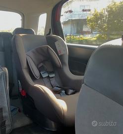 Seggiolino auto