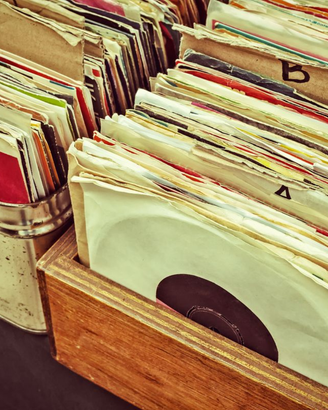 Ritiro dischi in disuso (CD, vinili, cassette.)