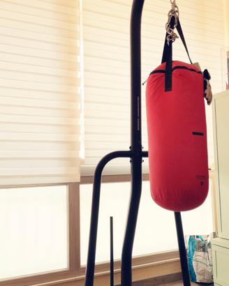 Sacco da boxe con supporto