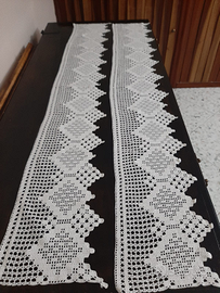 Merletti realizzati a mano ad uncinetto