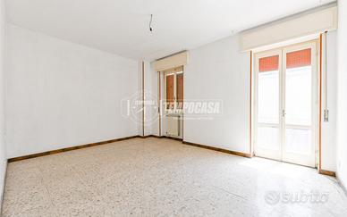 Tre locali con terrazzo cantina e box!