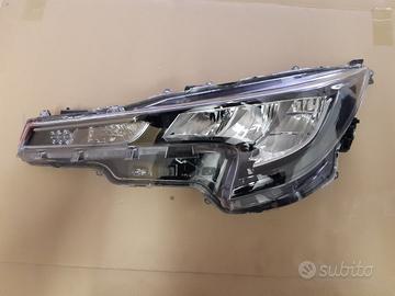 Faro toyota corolla e210 dal 2018 
