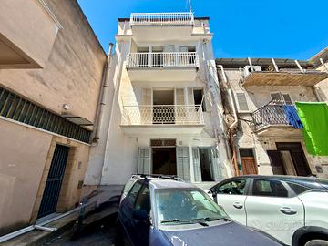 Casa indipendente a Partinico, Cortile Di Martino