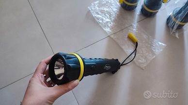 Torcia a led in gomma grande portatile 