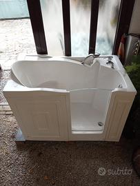 Vasca da bagno per anziani ad angolo con apertura
