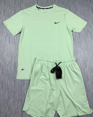 Competo sportivo Nike - taglia M