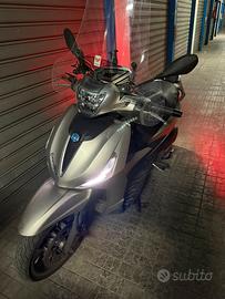 Beverly 300
