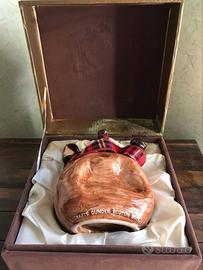 Scrigno con bottiglia di whisky a forma CORNAMUSA