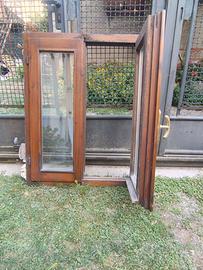 finestra vetrocamera e telaio in legno