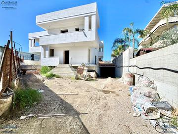 Villa di ampie metrature con cantinato