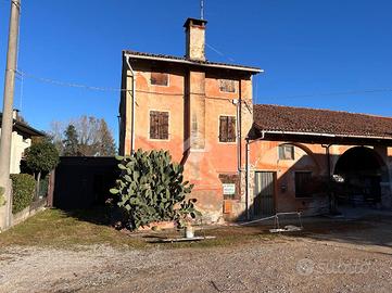 CASA SEMINDIPENDENTE A CASTELFRANCO VENETO